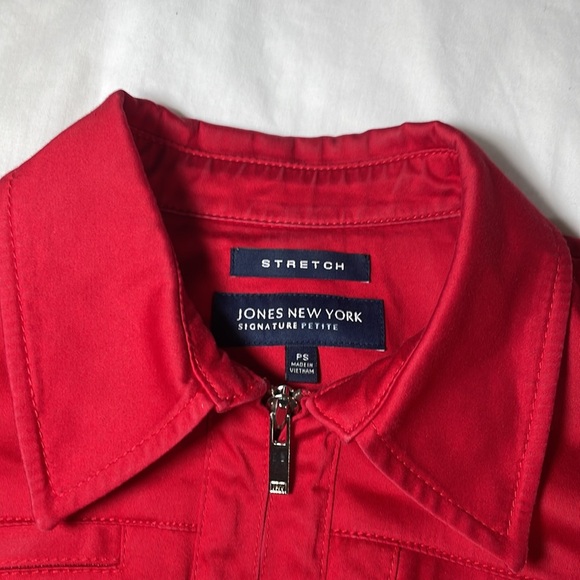 Jones New York Women’s Red Cropped Jacket Size Petite Small - Picture 2 of 8